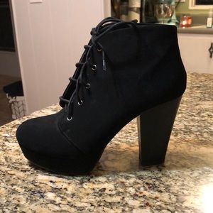 Women's Chunky Heel Ankle Bootie Lace Up